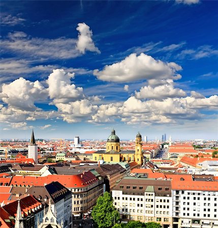 simsearch:400-07309915,k - The aerial view of Munich city center from the tower of the Peterskirche Stock Photo - Budget Royalty-Free & Subscription, Code: 400-05142510