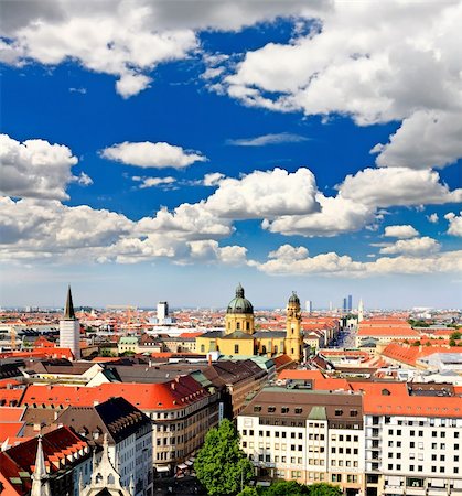 simsearch:400-07309915,k - The aerial view of Munich city center from the tower of the Peterskirche Stock Photo - Budget Royalty-Free & Subscription, Code: 400-05142511