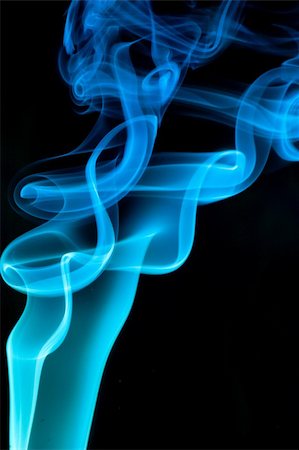 Abstract blue smoke over black background Photographie de stock - Aubaine LD & Abonnement, Code: 400-05166356