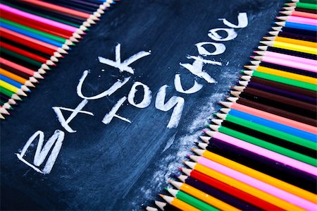 simsearch:400-04340181,k - Inscription on a school chalkboard - back to school Photographie de stock - Aubaine LD & Abonnement, Code: 400-05162769