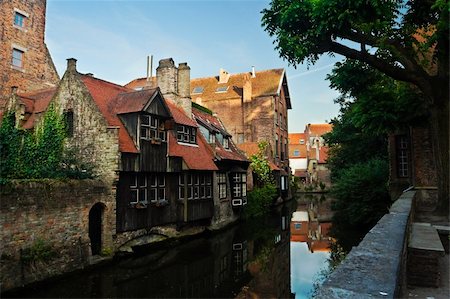 simsearch:400-07111236,k - Sharming canals and buildings of old Brugge (Bruges), Belgium Stock Photo - Budget Royalty-Free & Subscription, Code: 400-05170089