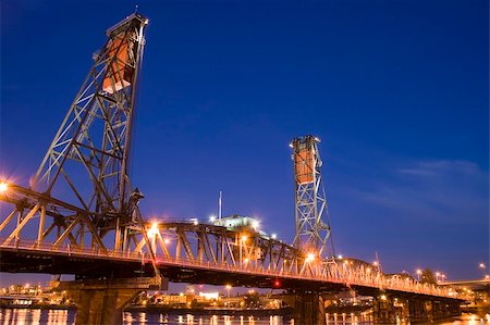 simsearch:400-07424733,k - Portland, Oregon Panorama.  Night scene with light reflections on the Willamette River Stock Photo - Budget Royalty-Free & Subscription, Code: 400-05188082