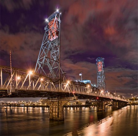 simsearch:400-07424733,k - Portland, Oregon Panorama.  Night scene with light reflections on the Willamette River Stock Photo - Budget Royalty-Free & Subscription, Code: 400-05188083