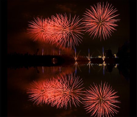 simsearch:400-04219011,k - fireworks  on a lake Stock Photo - Budget Royalty-Free & Subscription, Code: 400-05198591