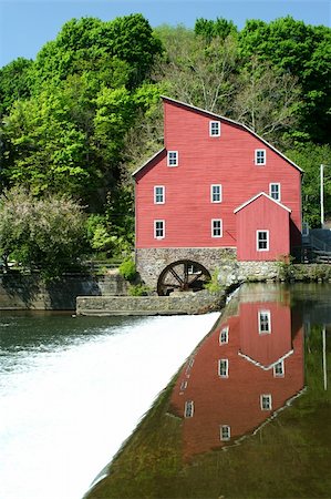 A old grist mill on a river Stock Photo - Budget Royalty-Free & Subscription, Code: 400-05219666