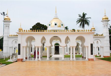 simsearch:877-08897949,k - Ubudiah Mosque in Kuala Kangsar, malaysia Stock Photo - Budget Royalty-Free & Subscription, Code: 400-05210882