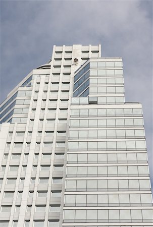 simsearch:400-07111236,k - Skyscraper in Buenos Aires on a cloudy sky Stock Photo - Budget Royalty-Free & Subscription, Code: 400-05212009