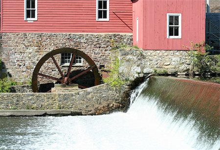 A old grist mill on a river Stock Photo - Budget Royalty-Free & Subscription, Code: 400-05220021