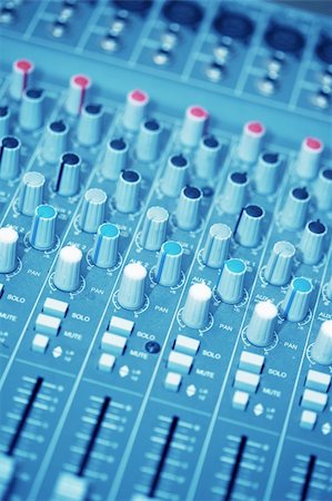 simsearch:400-04630784,k - music mixer in the recording studio Stock Photo - Budget Royalty-Free & Subscription, Code: 400-05232596