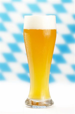 rhombus - wheat beer with blue and white bavarian rhombus background Stock Photo - Budget Royalty-Free & Subscription, Code: 400-05256372