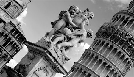 simsearch:400-05369313,k - Leaning tower and statue angel in Pisa, Tuscany, Italy Stock Photo - Budget Royalty-Free & Subscription, Code: 400-05257158