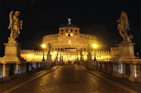 simsearch:400-05369313,k - view of  Castel Sant' Angelo night in Rome, Italy Stock Photo - Budget Royalty-Free & Subscription, Code: 400-05257161
