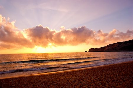 simsearch:400-07091395,k - Landscape picture of the beautiful beach from Nazare, Portugal Foto de stock - Super Valor sin royalties y Suscripción, Código: 400-05257677