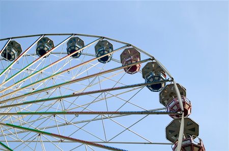 simsearch:400-08403714,k - There is a big ferris wheel with sky background Stock Photo - Budget Royalty-Free & Subscription, Code: 400-05264296