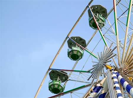 simsearch:400-08403714,k - There is a big ferris wheel with sky background Stock Photo - Budget Royalty-Free & Subscription, Code: 400-05264297