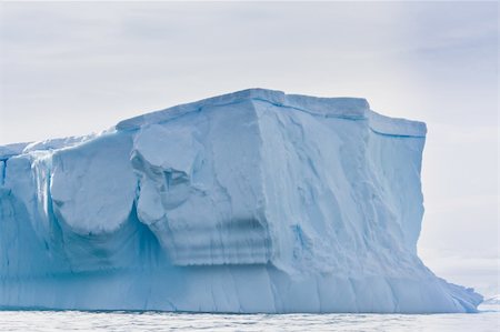 simsearch:400-04264043,k - Antarctic iceberg in the snow Foto de stock - Super Valor sin royalties y Suscripción, Código: 400-05266121