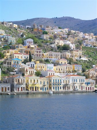The town is situated on a hillside on the shores of the bay. Photographie de stock - Aubaine LD & Abonnement, Code: 400-05266743