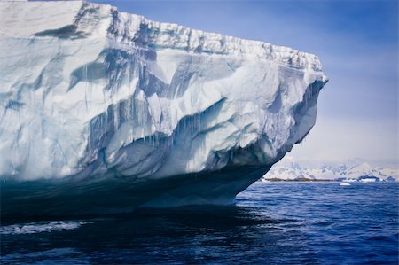 simsearch:400-04264043,k - Antarctic iceberg in the snow Foto de stock - Super Valor sin royalties y Suscripción, Código: 400-05266908