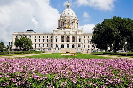 state capital of minnesota - Flowers in front of State Capitol of Minnesota in St. Paul. Stock Photo - Budget Royalty-Free & Subscription, Code: 400-05274361