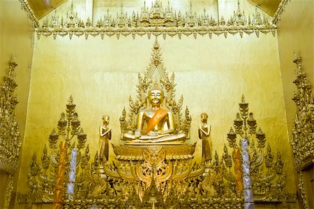 simsearch:400-04489977,k - Thai Buddha statue in the church Stock Photo - Budget Royalty-Free & Subscription, Code: 400-05282307