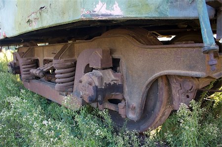 simsearch:400-04992228,k - The rusty wheels of an abandoned, old train Foto de stock - Super Valor sin royalties y Suscripción, Código: 400-05295610