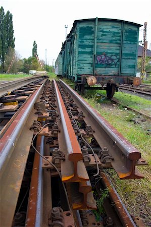 simsearch:400-04992228,k - Rusty rails and abandoned, old rail carriage Foto de stock - Super Valor sin royalties y Suscripción, Código: 400-05295636