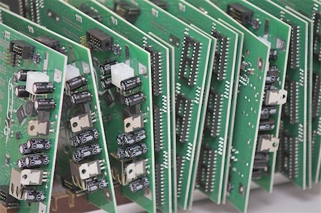 simsearch:400-05269277,k - Integrated Circuits stacked on a table. Foto de stock - Super Valor sin royalties y Suscripción, Código: 400-05293505