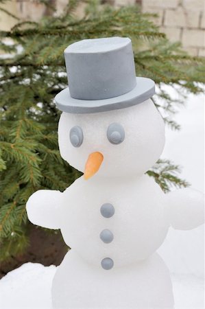 statues on building top - Snowman Stock Photo - Budget Royalty-Free & Subscription, Code: 400-05305787
