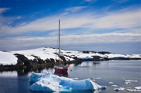 yacht sailing among the glaciers in Antarctica Stock Photo - Budget Royalty-Free & Subscription, Code: 400-05302681