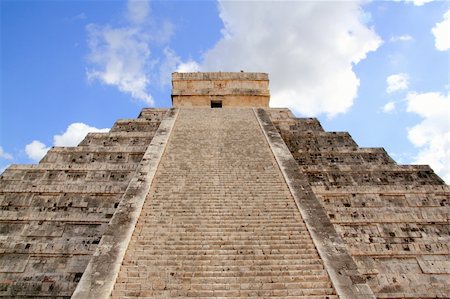 Chichen Itza Mayan Kukulcan pyramid in Mexico Yucatan Stock Photo - Budget Royalty-Free & Subscription, Code: 400-05318685