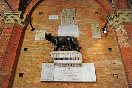 simsearch:400-05338054,k - Statue of Romulus and Remus in Courtyard of Palazzo Pubblico, Siena Stock Photo - Budget Royalty-Free & Subscription, Code: 400-05338054