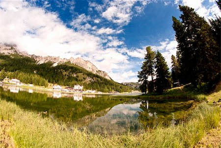 simsearch:400-05731177,k - Lake of Misurina on Dolomites Mountains, Italy Stock Photo - Budget Royalty-Free & Subscription, Code: 400-05330081