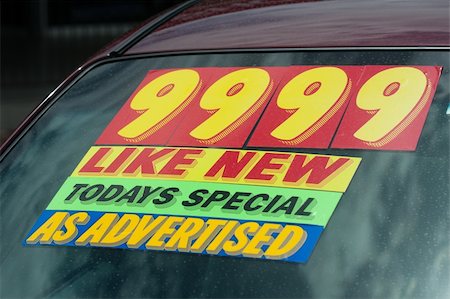 sold sign - windshield sticker on a used car lot for sale Photographie de stock - Aubaine LD & Abonnement, Code: 400-05332523