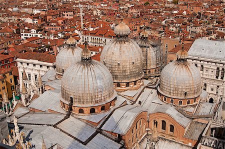 simsearch:400-05193127,k - Aerial view of Venice city from the top of the bell tower at the San Marco Square Stock Photo - Budget Royalty-Free & Subscription, Code: 400-05344475