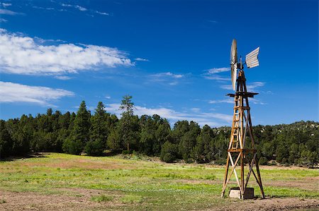 simsearch:846-03164221,k - Old Farm Windmill for Pumping Water in Arizona in USA Stock Photo - Budget Royalty-Free & Subscription, Code: 400-05344920