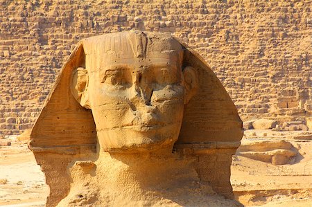 simsearch:400-04652920,k - famous ancient egypt sphinx face and pyramid in Giza Photographie de stock - Aubaine LD & Abonnement, Code: 400-05346472