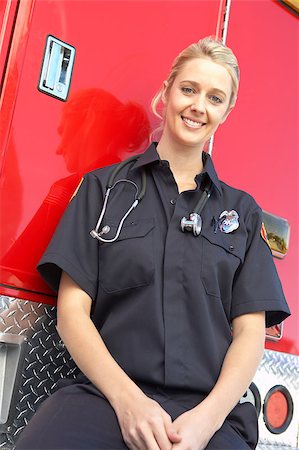 simsearch:400-05343071,k - Portrait of female paramedic Stock Photo - Budget Royalty-Free & Subscription, Code: 400-05343065