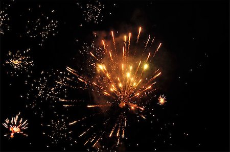 simsearch:400-04219011,k - Exploding fireworks on night sky. Abstract background. Stock Photo - Budget Royalty-Free & Subscription, Code: 400-05352443