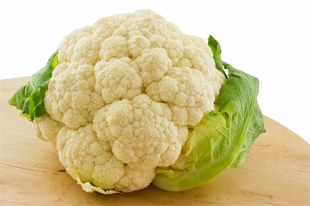 simsearch:400-05370250,k - Whole Cauliflower on wooden board,  isolated on white Stock Photo - Budget Royalty-Free & Subscription, Code: 400-05352994