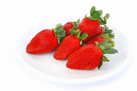 simsearch:400-05370991,k - Strawberries in plate isolated on white background. Stock Photo - Budget Royalty-Free & Subscription, Code: 400-05360923