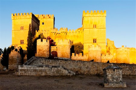 simsearch:400-05724379,k - Castle of Ampudia, Castile and Leon, Spain Stock Photo - Budget Royalty-Free & Subscription, Code: 400-05362168