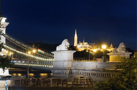 Hungarian landmark, Budapest Chain Bridge night view. Long exposure. Stock Photo - Budget Royalty-Free & Subscription, Code: 400-05386556