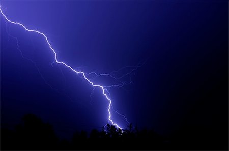 Lightning Stock Photo - Budget Royalty-Free & Subscription, Code: 400-05668031