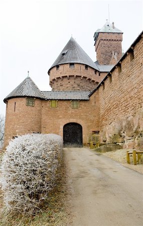 simsearch:400-05897070,k - Haut-Koenigsbourg Castle, Alsace, France Photographie de stock - Aubaine LD & Abonnement, Code: 400-05668470