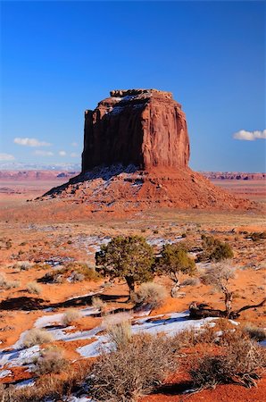 simsearch:862-08091453,k - Merrick butte in Monument valley navajo tribal park with snow in the foreground in winter Stock Photo - Budget Royalty-Free & Subscription, Code: 400-05675597