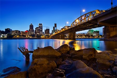 simsearch:400-07424733,k - Portland Oregon City Skyline along Willamette River at Blue Hour Stock Photo - Budget Royalty-Free & Subscription, Code: 400-05676582