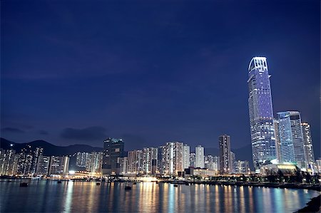 simsearch:400-07634376,k - Hong Kong at night and modern buildings Foto de stock - Super Valor sin royalties y Suscripción, Código: 400-05679124