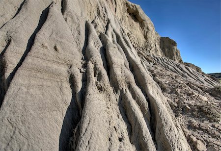 farmland saskatchewan - Saskatchewan Big Muddy Badlands hoodoo blue sky Stock Photo - Budget Royalty-Free & Subscription, Code: 400-05679821