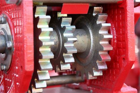 simsearch:400-05114975,k - A large chain drive on a seed separator machine. Stock Photo - Budget Royalty-Free & Subscription, Code: 400-05698913