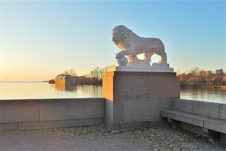simsearch:400-05716374,k - Saint-Petersburg. Lion on the quay of  Elagin Island Stock Photo - Budget Royalty-Free & Subscription, Code: 400-05716374